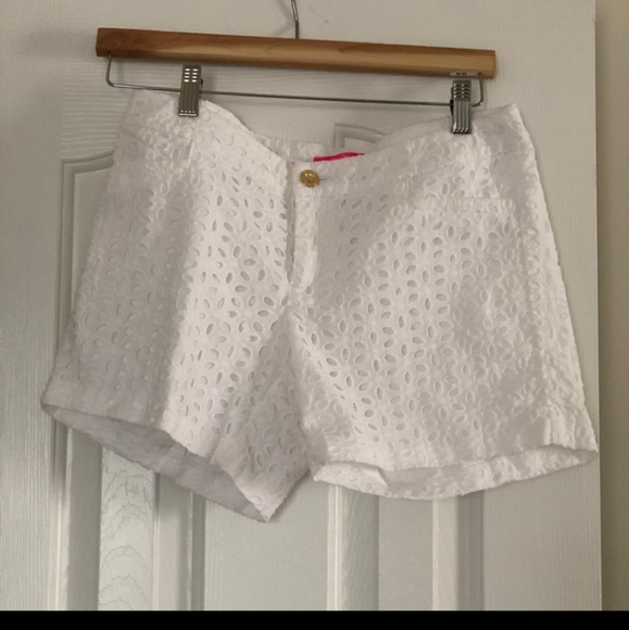 Lilly Pulitzer Kelly Short Resort White Oval Flower Petal Eyelet - Picture 7 of 8